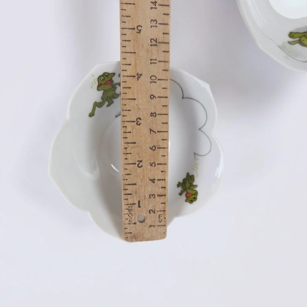 Suzy's Zoo Enesco Set Of 2 Vintage 70s Ceramic White Green Frog Lotus Bowls